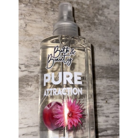 BATH & BEAUTY Pure Attraction Melon and Plum Silkening Body Mist 8.4 oz - Picture 1 of 4